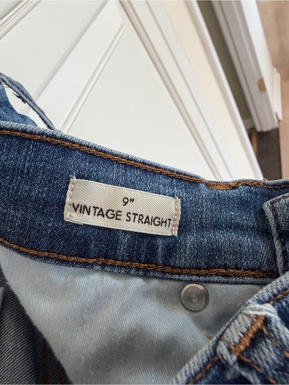 J Crew 9” vintage straight Straight-Leg High-Rise Women’s Jeans in Medium Blue - Picture 5 of 9